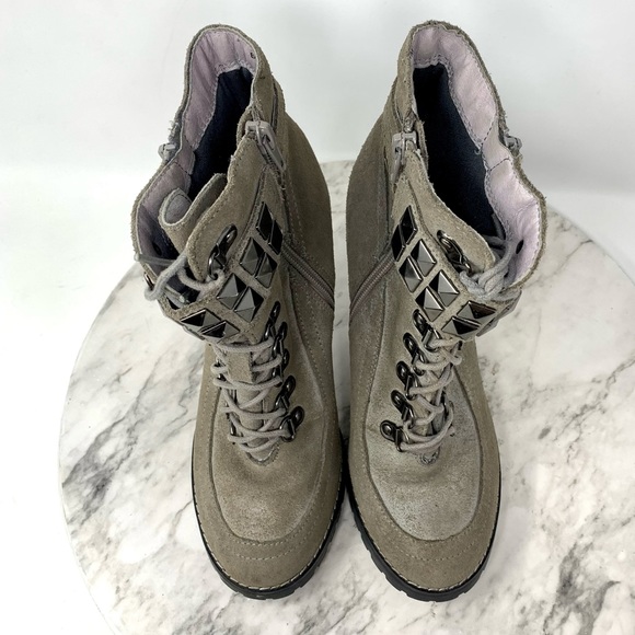 Envy Big Time Taupe Suede Lace Up utility platform booties 7 sporty casual chic - Picture 6 of 15